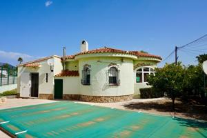 Villa En venta en Mont-roig del Camp photo 0