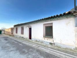 SE VENDE PARCELA URBANA Y EDIFICABLE EN UN TERRENO DE 323 m² EN CASETAS photo 0