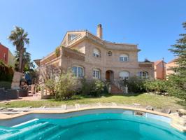 SE VENDE LUJOSO CHALET DE 4 PLANTAS CON ASCENSOR Y PISCINA PROPIA EN MONTECANAL photo 0