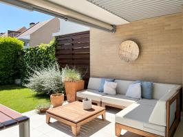 SE VENDE ADOSADO DE LUJO Y ENSUEÑO EN URBANIZACIÓN CON PISCINA EN CUARTE DE HUERVA photo 0