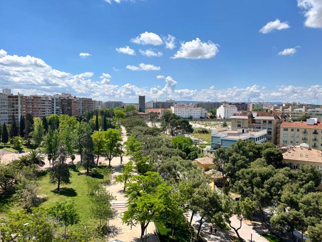 SE VENDE EXCLUSIVO ÁTICO PARA REFORMAR EN PASEO CUELLAR Y ZAGASTA photo 0