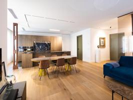 SE VENDE PISO DE 4 DORMITORIOS EN PLENO CENTRO CON REFORMA DE LUJO Y MUEBLES DE DISEÑO EXCLUSIVO photo 0