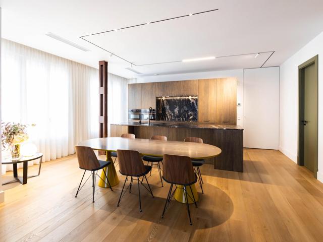 SE VENDE PISO DE 4 DORMITORIOS EN PLENO CENTRO CON REFORMA DE LUJO Y MUEBLES DE DISEÑO EXCLUSIVO photo 0