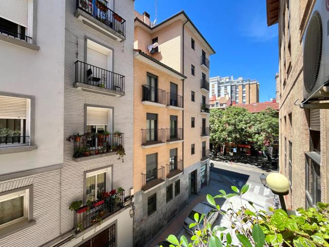 SE VENDE PISO DE DOS DORMITORIOS EN EL COSO BAJO - LA MAGDALENA photo 0