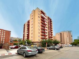SE VENDE PISO REFORMADO DE TRES DORMITORIOS CON PARKING EN EL ARRABAL photo 0