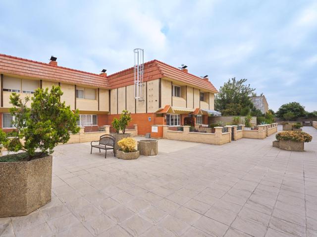 SE VENDE ADOSADO DE TRES PLANTAS CON PISCINA Y GARAJE DOBLE EN MOVERA - ZARAGOZA photo 0