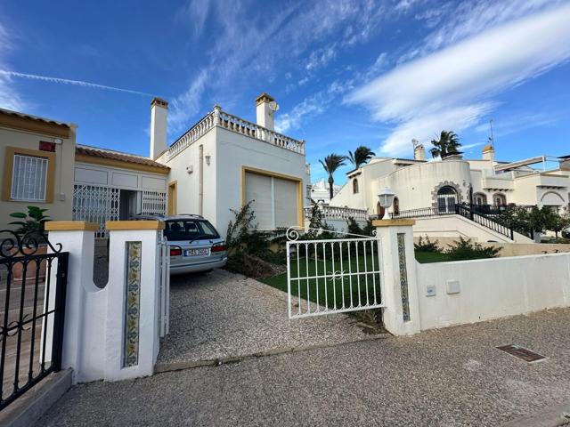 CHALET ADOSADO EN LA URBANIZACIÓN RIOJA photo 0