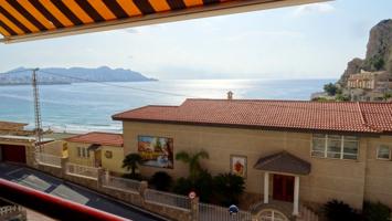 Soleado apartamento con vistas al mar y playa Poniente. photo 0
