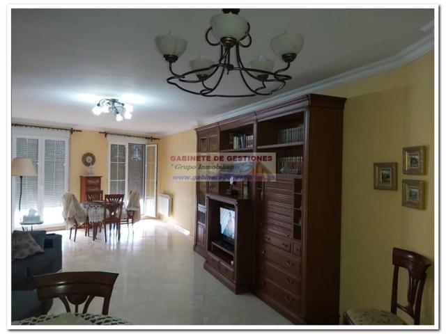 Piso en venta en Hospital-Parque Sur(02002) photo 0