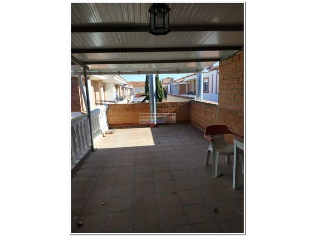 Chalet en venta en Madrigueras photo 0