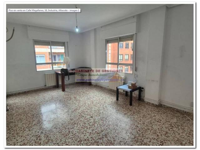 Piso en venta en Santa Cruz-San Antonio Abad-Industria, Cañicas(02005) photo 0