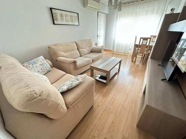 CASALIA presenta: Piso luminoso con terraza en Zona Reyes photo 0