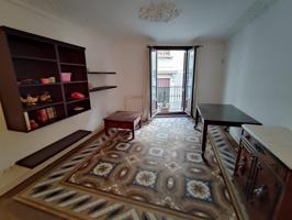Piso en venta en JOSEP ANSELM CLAVE, 9 photo 0