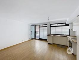 Piso en alquiler en Vila de Gracia photo 0
