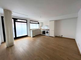 Piso en alquiler en Vila de Gracia photo 0