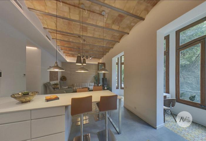 Exclusivo piso reformado en el corazón de Barcelona – 155m² de elegancia y encanto histórico photo 0