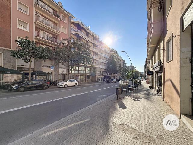 Local en alquiler en Gràcia – 28 m2 planta baja + 28 m2 altillo photo 0
