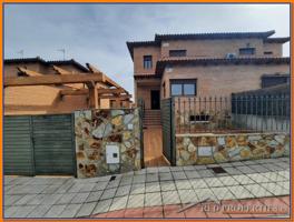 Unifamiliar Pareada En venta en Castilla La Mancha, Olias Del Rey photo 0