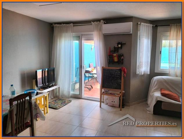 VENTA CHALET ADOSADO AMUEBLADO EN ZONA CENTRO CHOZAS DE CANALES photo 0