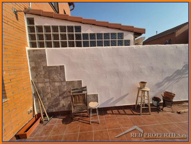 Venta Chalet Adosado en excelente estado en Chozas de Canales. photo 0