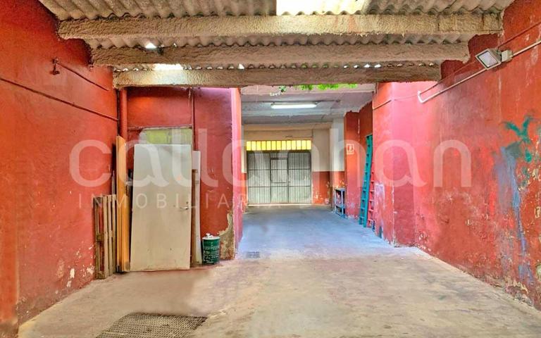 Local y nave en la zona de Juan Llorens photo 0