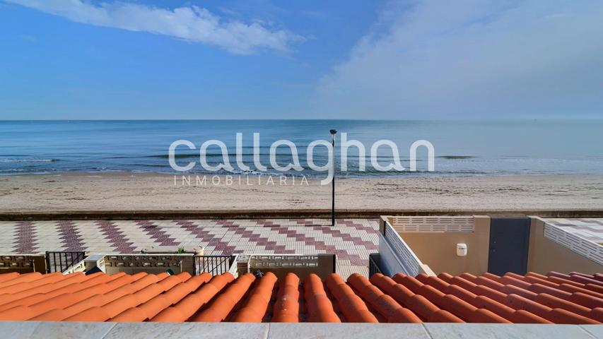 Exclusiva casa adosada en primera línea de la playa del Pouet, El Perelló photo 0