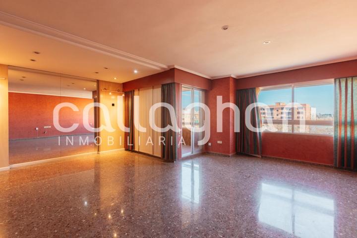 ¡Oportunidad única en Castellar! Piso amplio y luminoso photo 0
