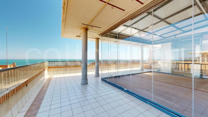 Ático dúplex con terraza de 140 m², de los cuales 80 m² están acristalados photo 0