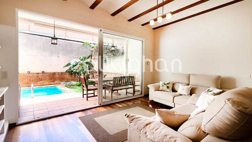 Espectacular vivienda unifamiliar en el corazón de Rocafort photo 0