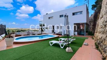 ¿Buscas un nuevo estilo de vida, relajado y junto al mar? photo 0