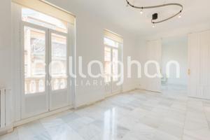 ¡Tu nuevo hogar junto al emblemático Mercado de Colón! photo 0