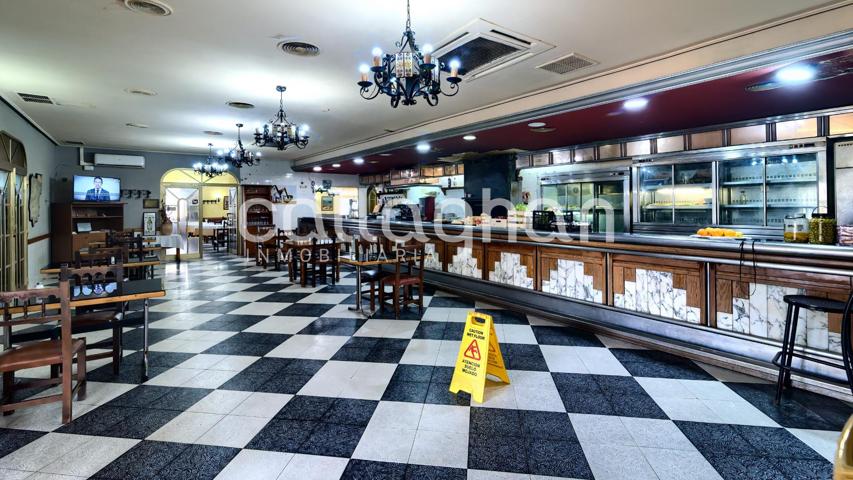 RESTAURANTE CON GRAN PARKING Y CASA PARA VIVIR photo 0