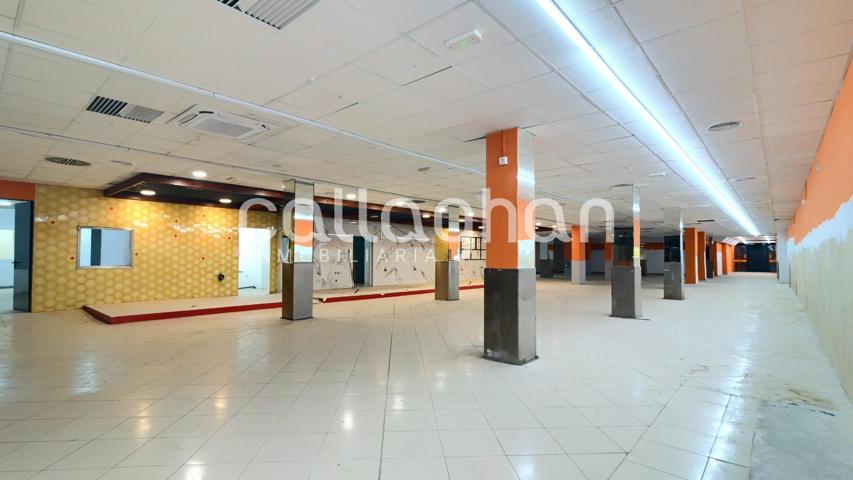 Local comercial en Albors de 1.200 m² con doble acceso y gran visibilidad photo 0
