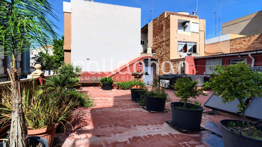 Encantadora casa adosada en Albal photo 0