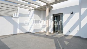 Exclusivo y amplísimo ático a estrenar, con piscina privada en la terraza solárium. photo 0