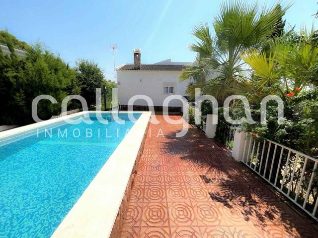 ¡El chalet de tus sueños te espera! photo 0