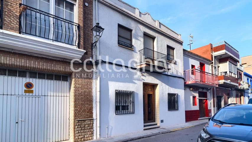 Casa adosada con 6 habitaciones en el centro de Xilxes photo 0