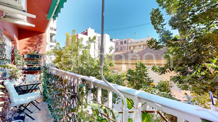 Vivienda en Carrer de Sant Pasqual, El Cabanyal - El Canyamelar, Valencia photo 0