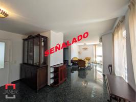Piso en venta en Los Remedios(41011) photo 0