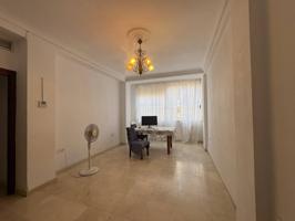 Piso en venta en Los Remedios(41011) photo 0