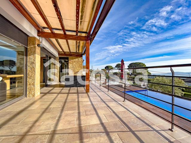 Espectacular Casa en Mas Mora, Tordera: Vivienda de Lujo con Piscina Infinity photo 0