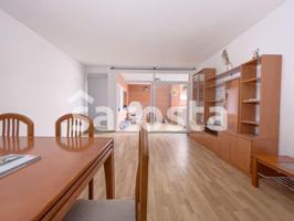 Piso 4 dormitorios en Venta en Lloret de Mar, Zona Fenals photo 0