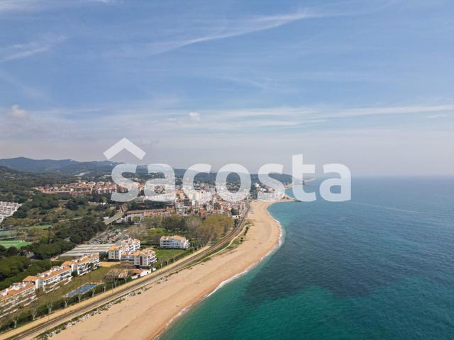Chalet pareado de lujo en primera línea de mar – Sant Pol de Mar photo 0