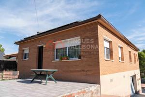Casa En venta en Les Pinedes De L´armengol, La Torre De Claramunt photo 0