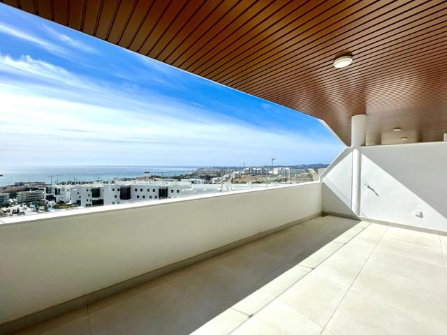 Exclusivo apartamento con vistas al mar en Higuerón: Lujo y comodidad junto al Mediterráneo photo 0