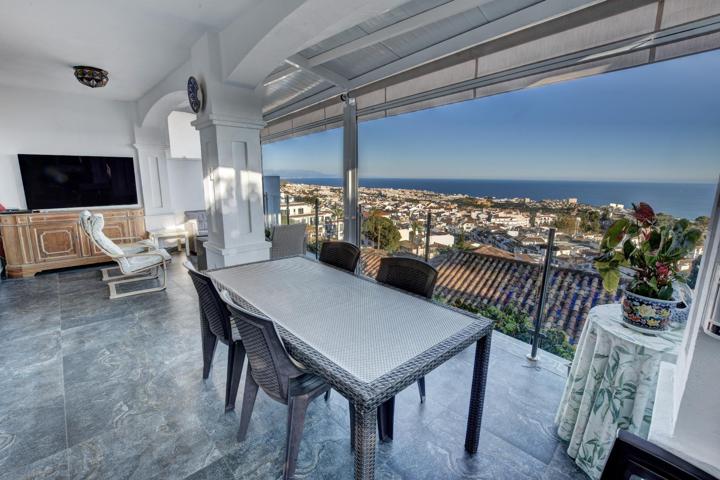 Casa en zona privilegiada en Benalmadena Pueblo con vistas, parking, jardin y piscina photo 0