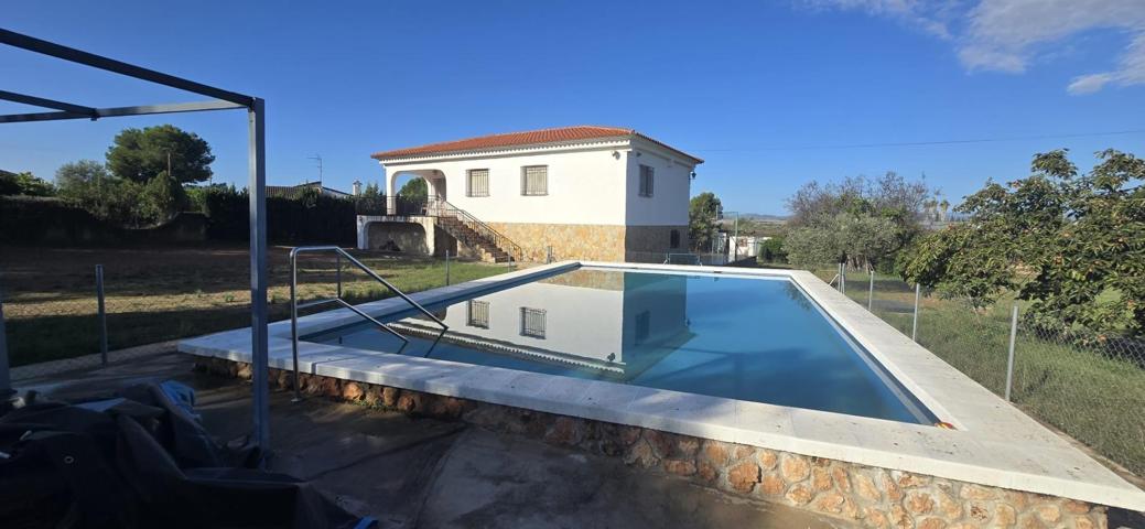 Chalet en venta Lliria photo 0