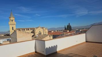 Ático con gran terraza junto a la plaza de la iglesia en Gabias photo 0