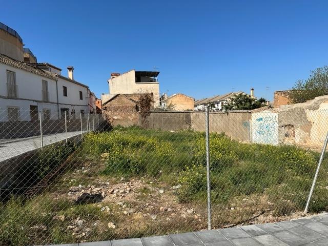 Venta de Terreno urbano en el centro de La Zubia. photo 0