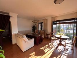 Venta de Estupendo Piso en pleno centro de La Zubia photo 0